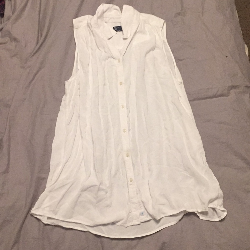 White flowy GAP blouse!